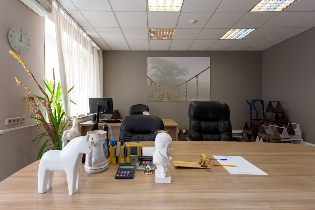 Tv De Tela Plana Preta Desligada gJFY6ASfoYQ