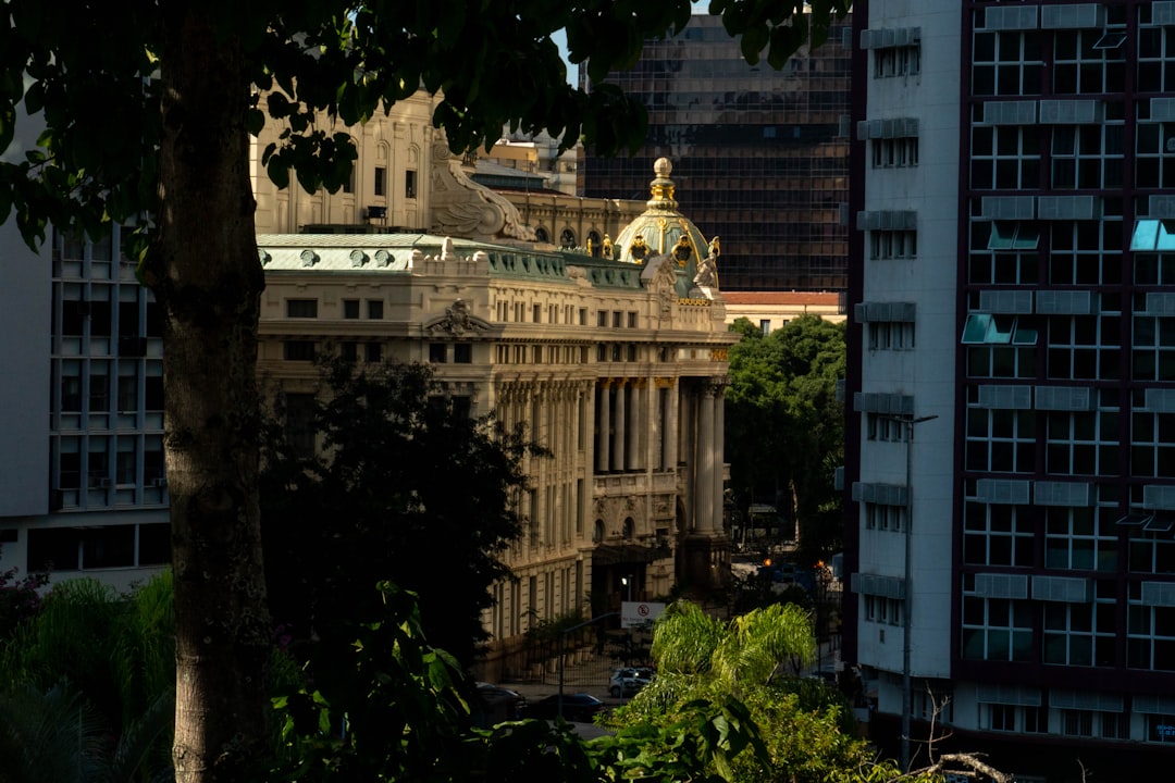 Edificio Ornamentado Com Arquitetura Classica E Cupula KWhqD76trPY
